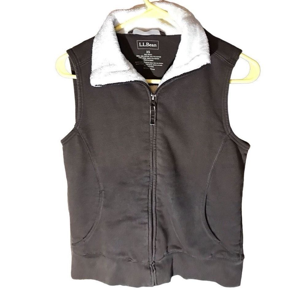 L.L. Bean zip front Vest women’s size XS outdoors fishing hiking casual brown
